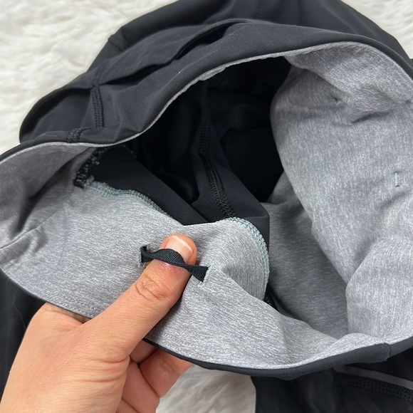 Lululemon Stash It Crop Animal Swirl Embossed Black / Black - Picture 5 of 7